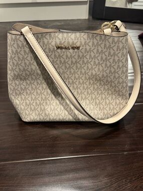 Michael Kors Beige/Cream Signature MK Shoulder Bag (Pratt Medium Signature Logo)